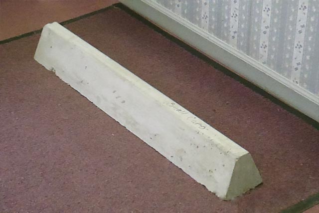 Precast Concrete Curbs